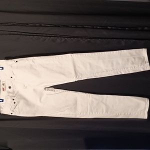 White Levi 510 skinny jeans.